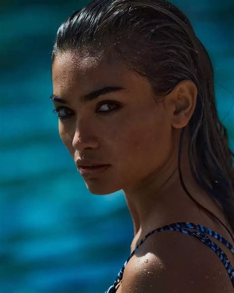 Victorias Secret model Kelly Gale poses completely naked